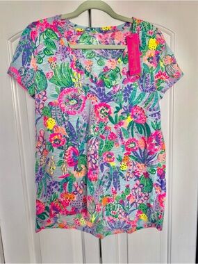 NWT Lilly Pulitzer Etta V-Neck Multi Me And My  Zesty Top Size S tshirt